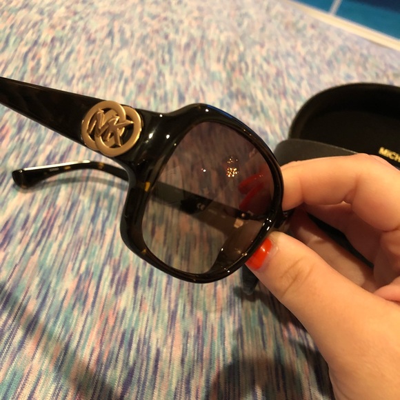 MK sunglasses - Picture 2 of 6